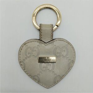 Gucci Off White Leather Heart Keychain EUC